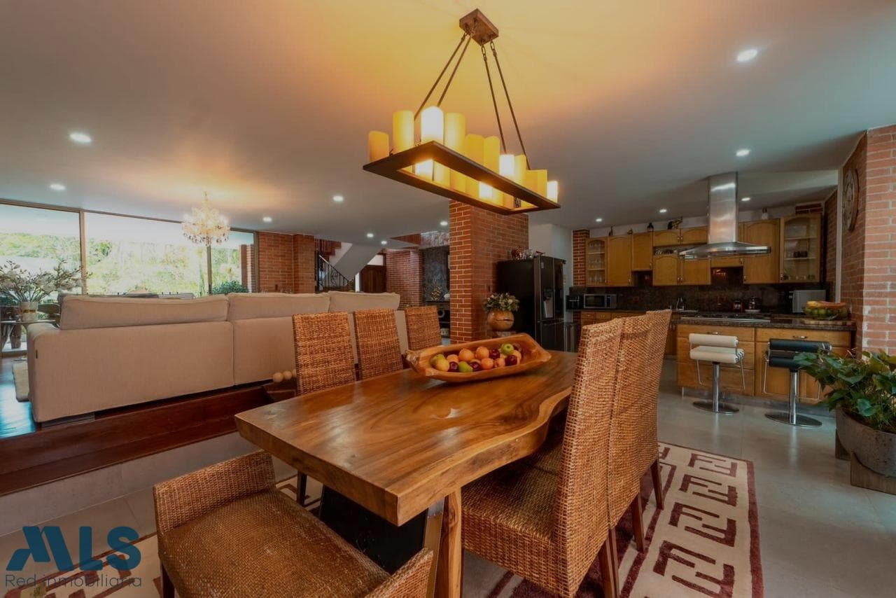 Casa en venta en Loma de San Jose, Aburra Sur, Sabaneta — foto 1 de 12