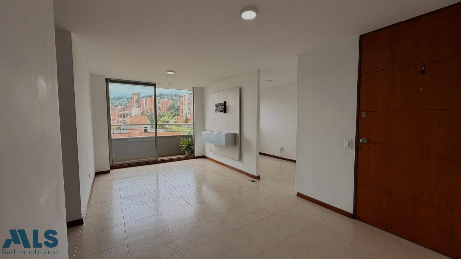 Apartamento en venta en Loma de los Parra, Poblado, Medellín — foto 1 de 13