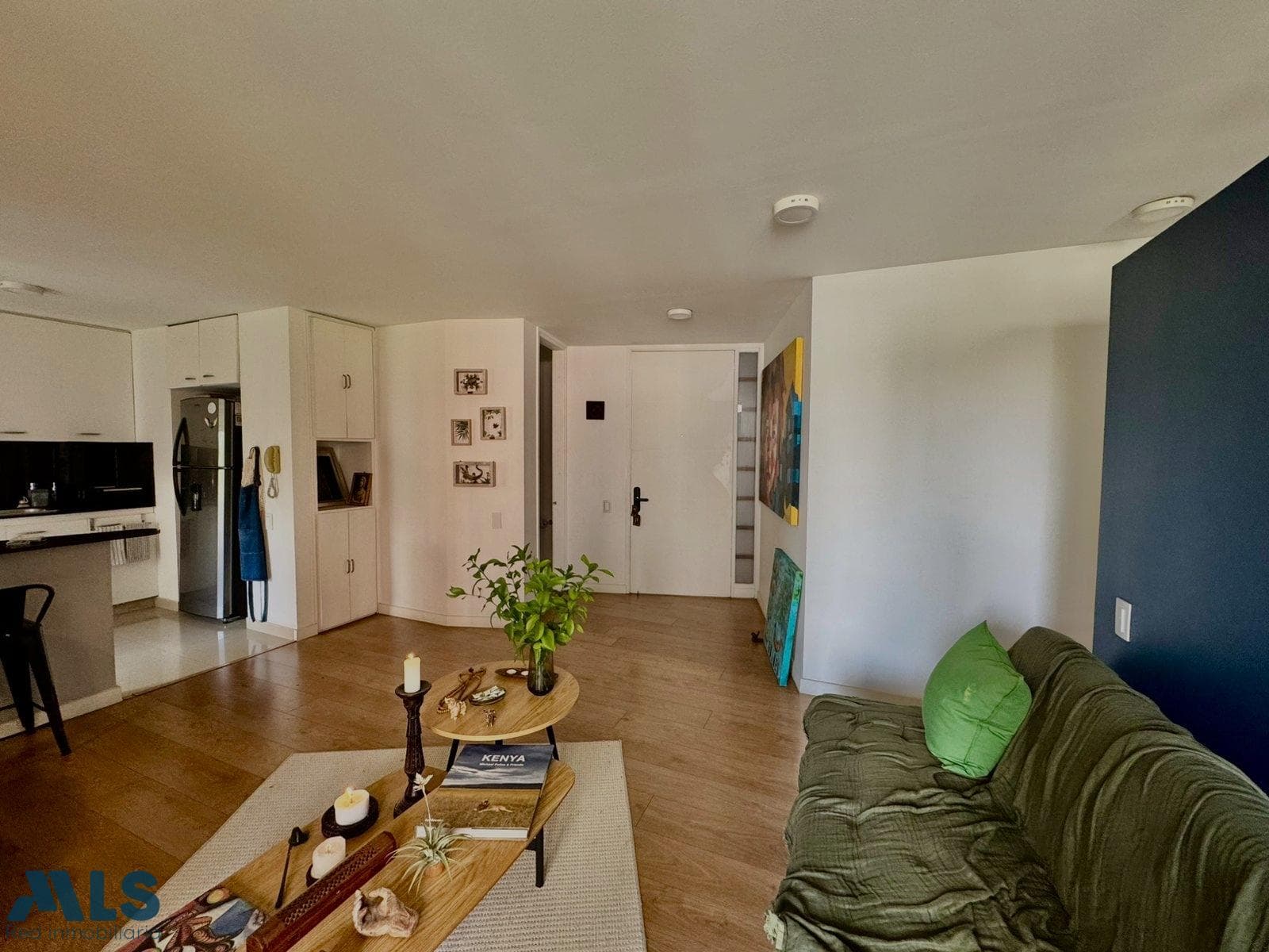 Apartamento en venta en Lalinde, Poblado, Medellín — foto 1 de 14