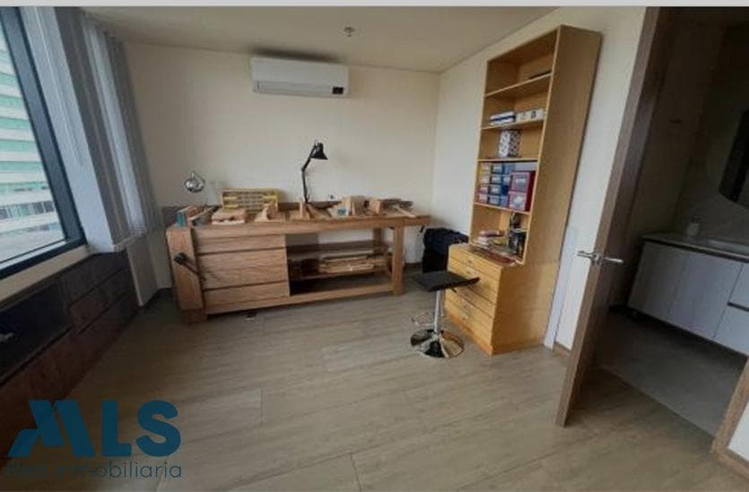 Oficina en venta en Milla de Oro, Poblado, Medellín — foto 1 de 14