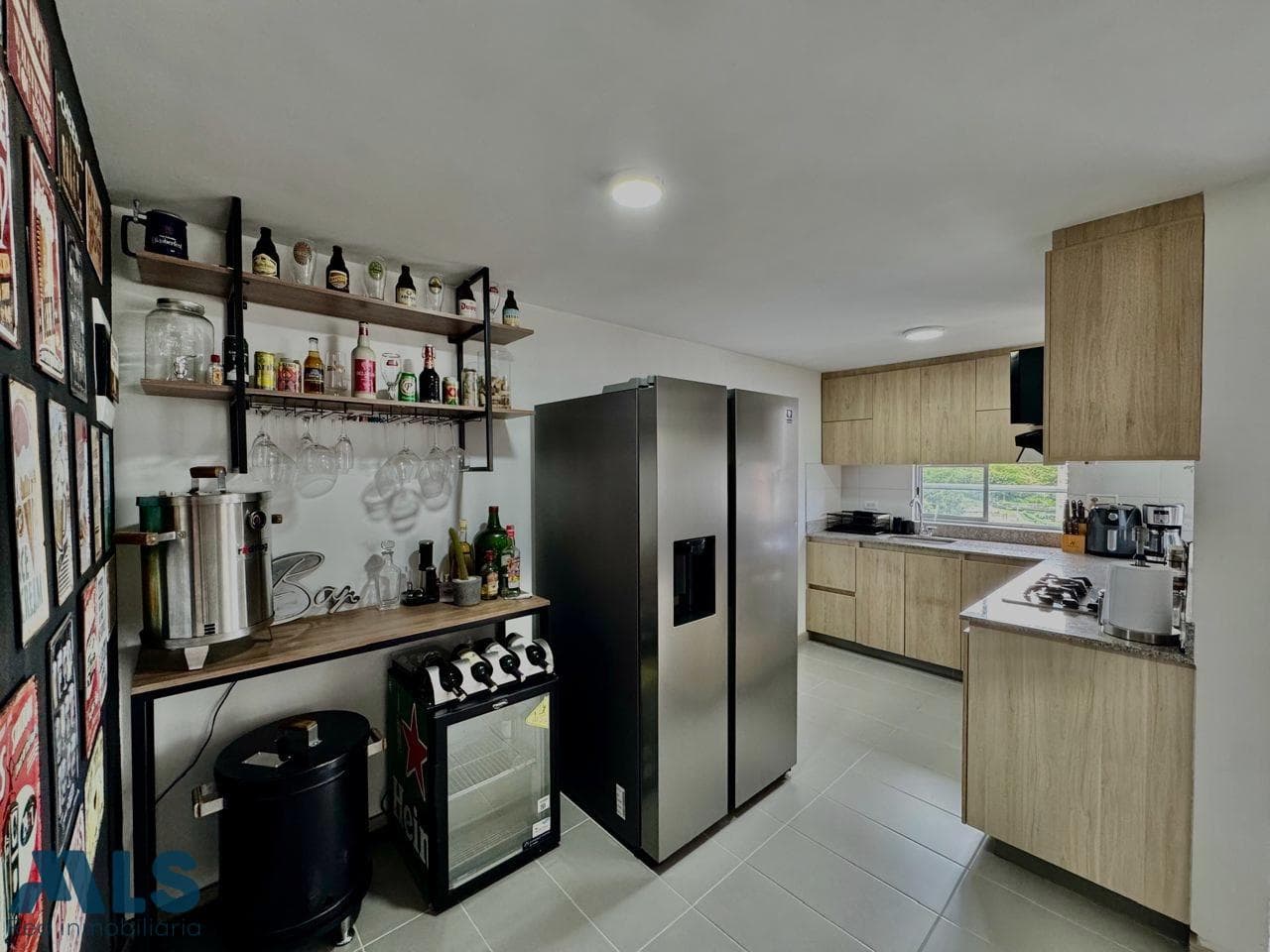 Apartamento en venta en Loma de los Bernal, Belén Guayabal, Medellín — foto 1 de 13