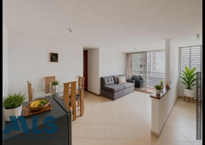 Apartamento en venta en Loma del Indio, Poblado, Medellín — foto 1 de 8
