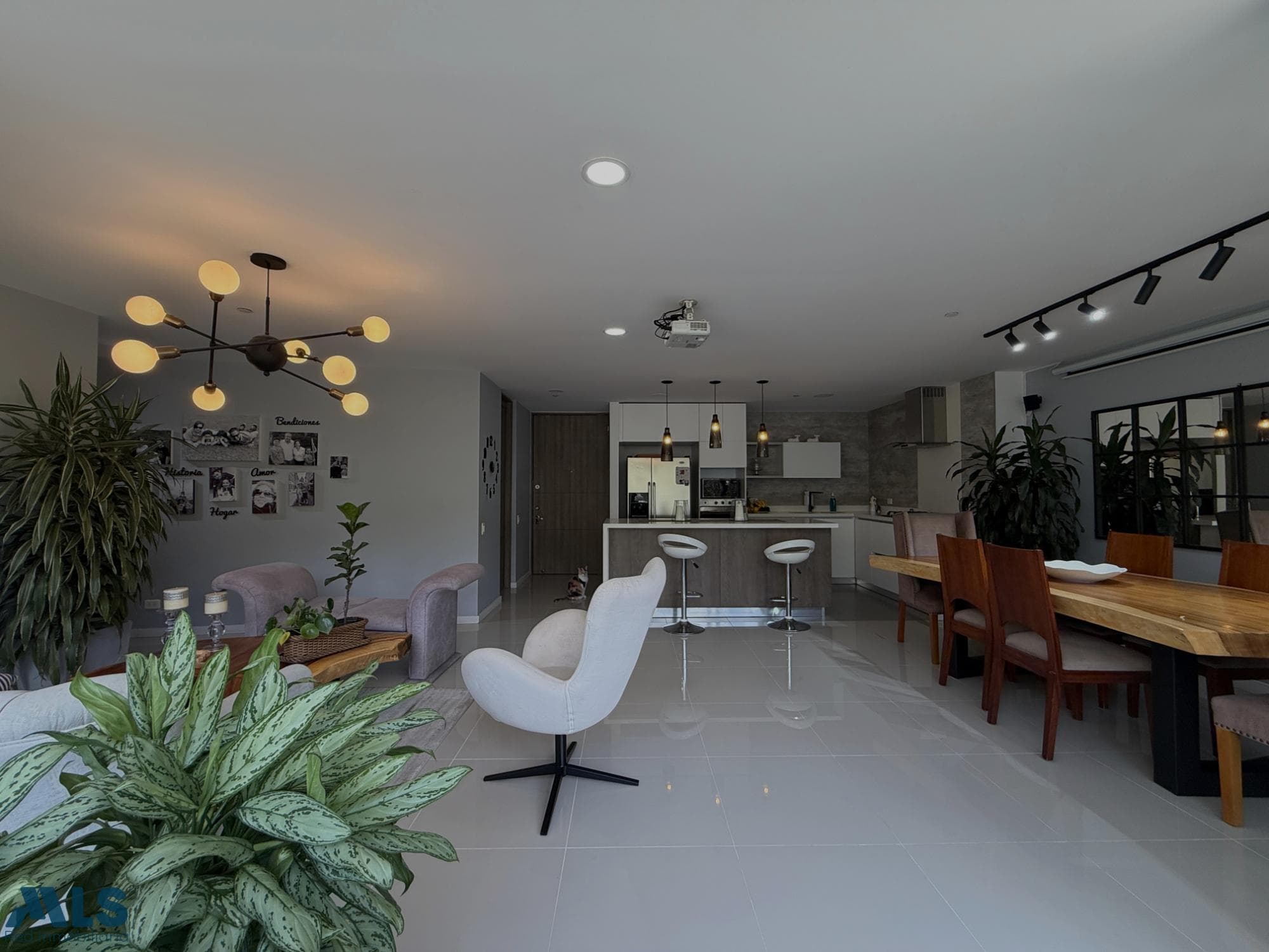 Apartamento en venta en Loma de las Brujas, Aburra Sur, Envigado — foto 1 de 13