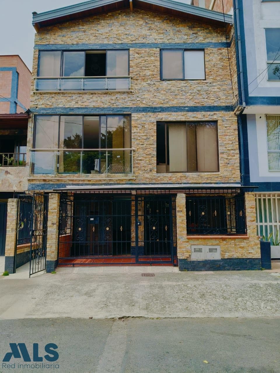 Casa en venta en Mayorca, Belén Guayabal, Medellín — foto 1 de 18