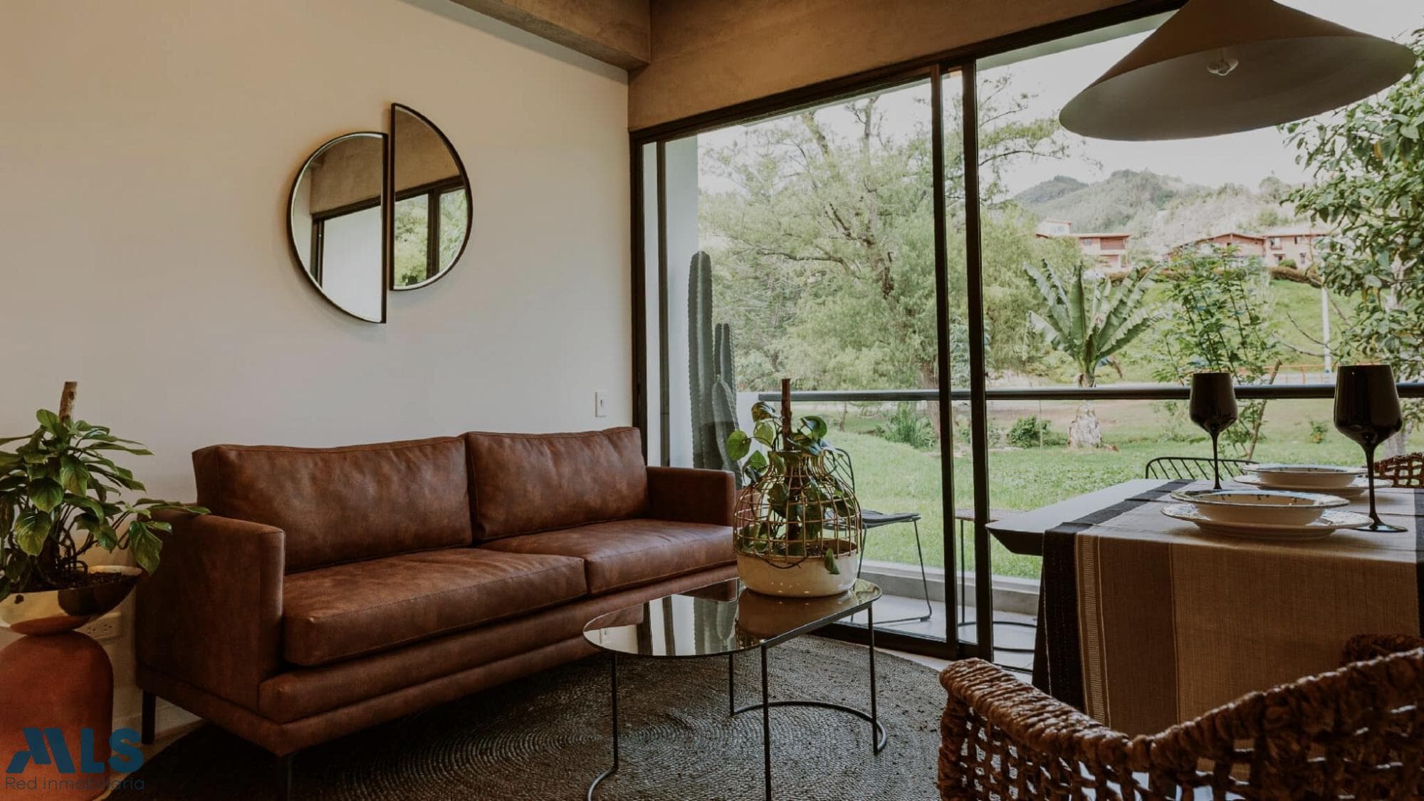 Apartamento en venta en Urbano, Oriente Antioqueño, El Retiro — foto 1 de 16