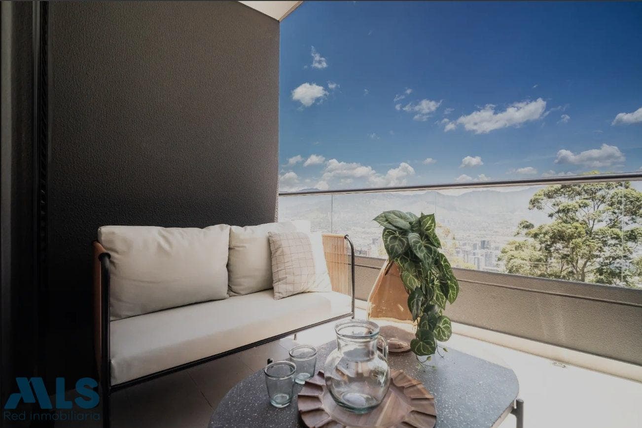 Apartamento en venta en Las Palmas, Poblado, Medellín — foto 1 de 8