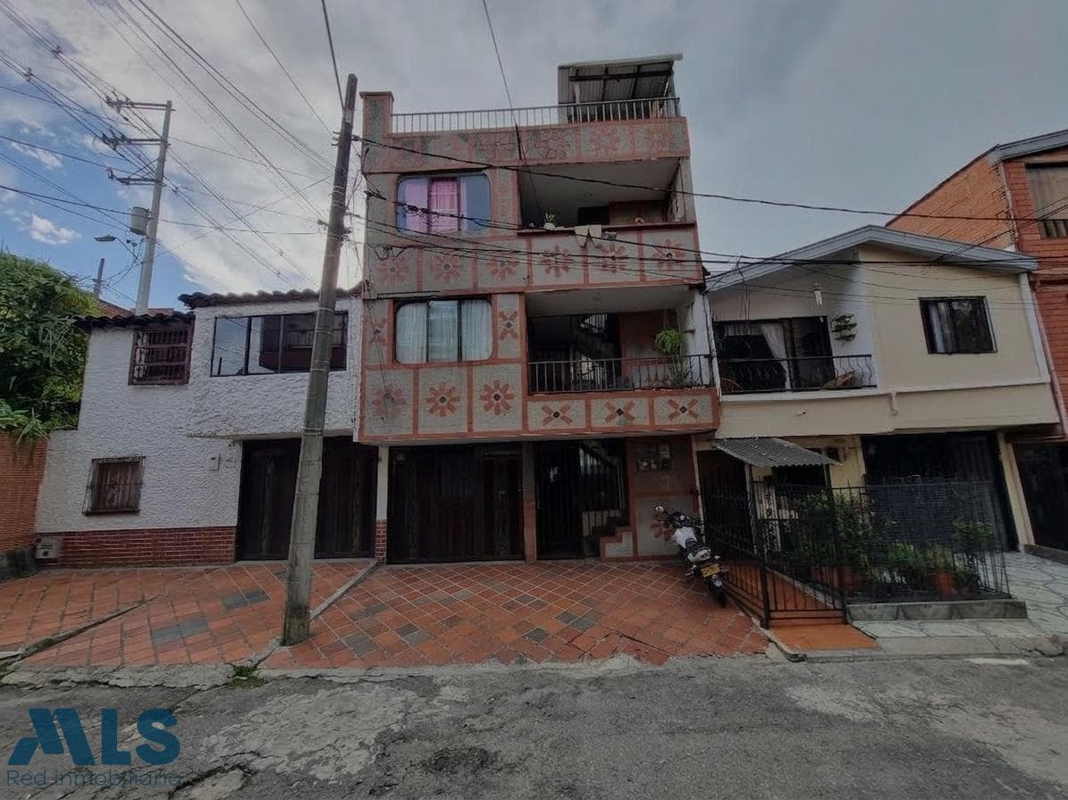 Casa en venta en Belén Guayabal, Medellín — foto 1 de 11