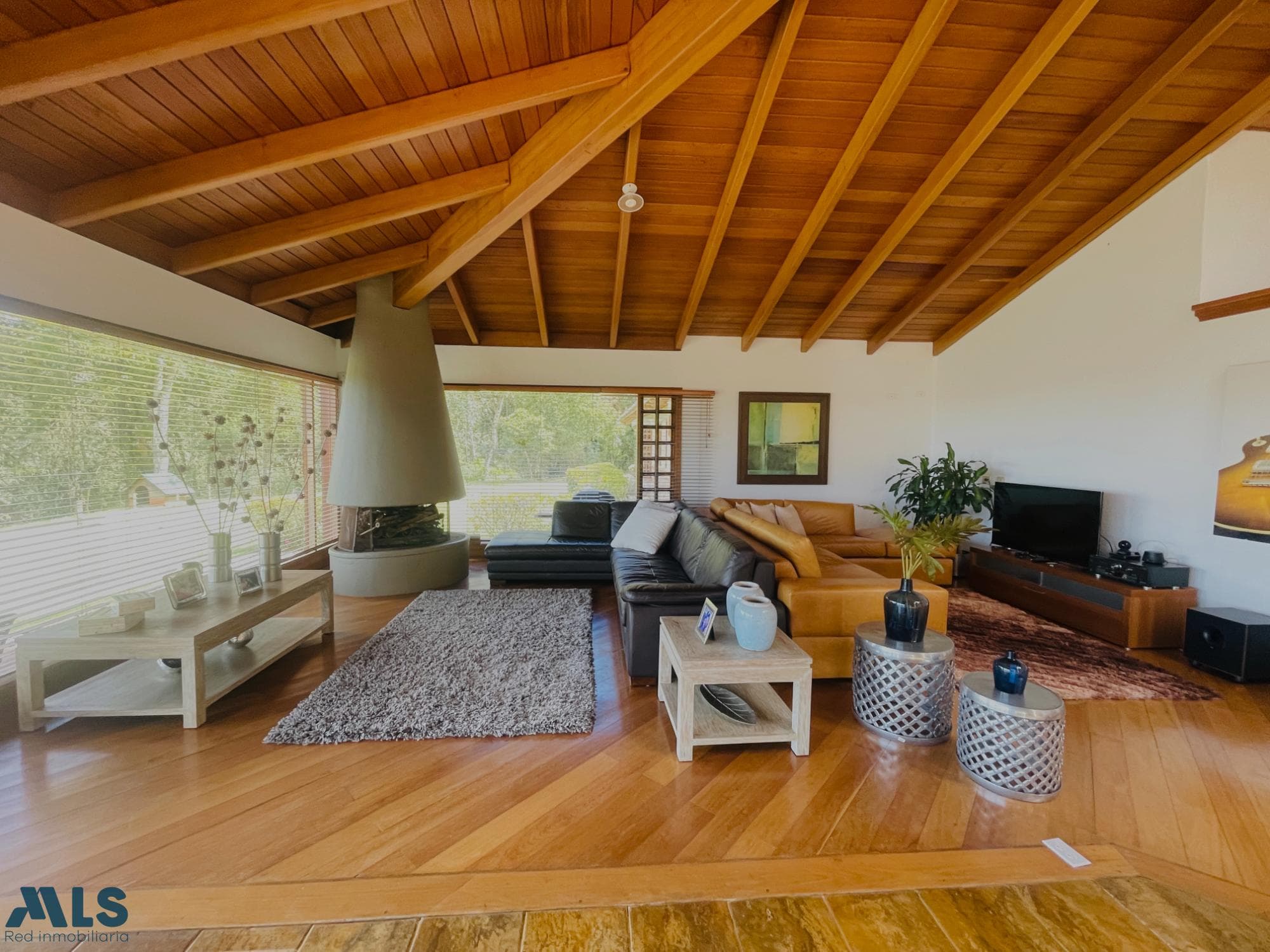 Casa en venta en Loma del Escobero, Aburra Sur, Envigado — foto 1 de 44