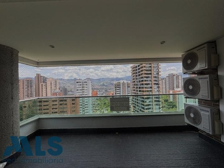Apartamento en venta en Castropol, Poblado, Medellín — foto 1 de 21