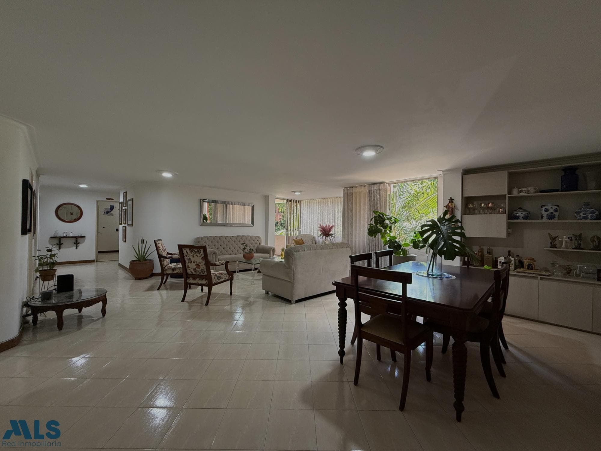 Apartamento en venta en El Poblado, Medellín — foto 1 de 13