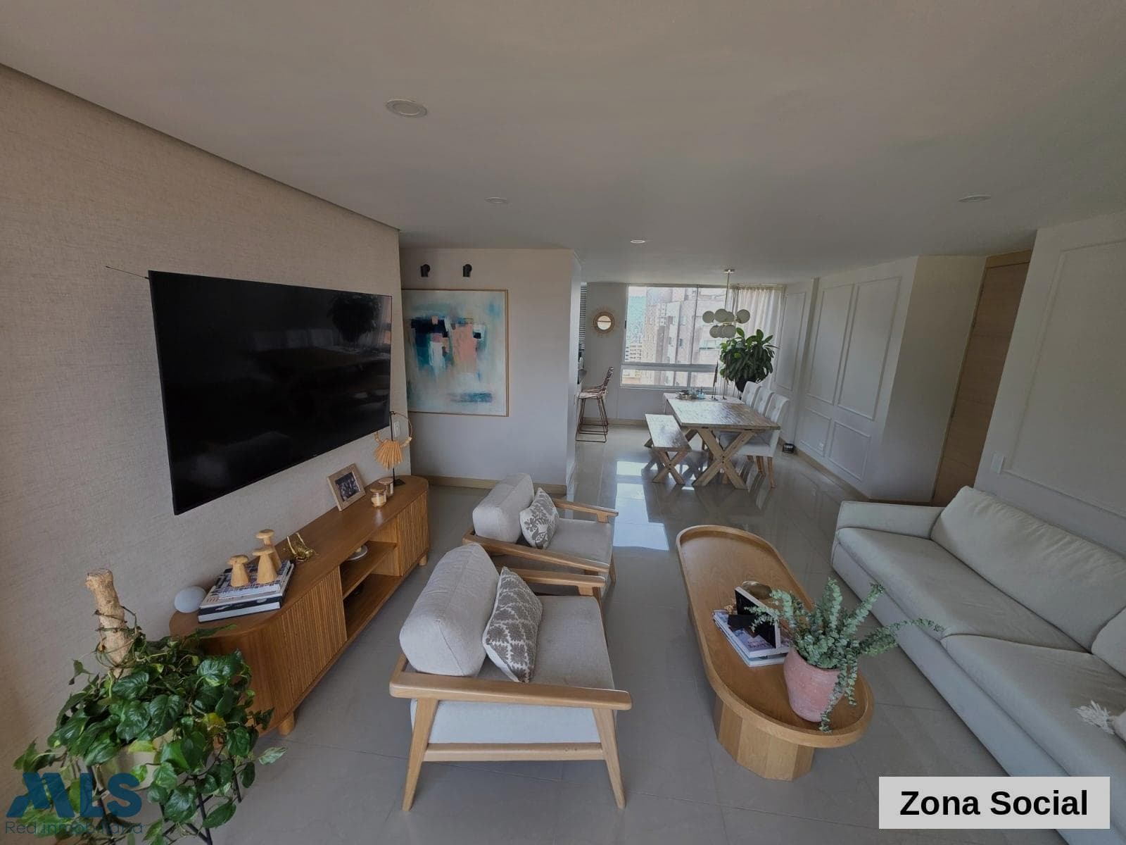 Apartamento en venta en Castropol, Poblado, Medellín — foto 1 de 39