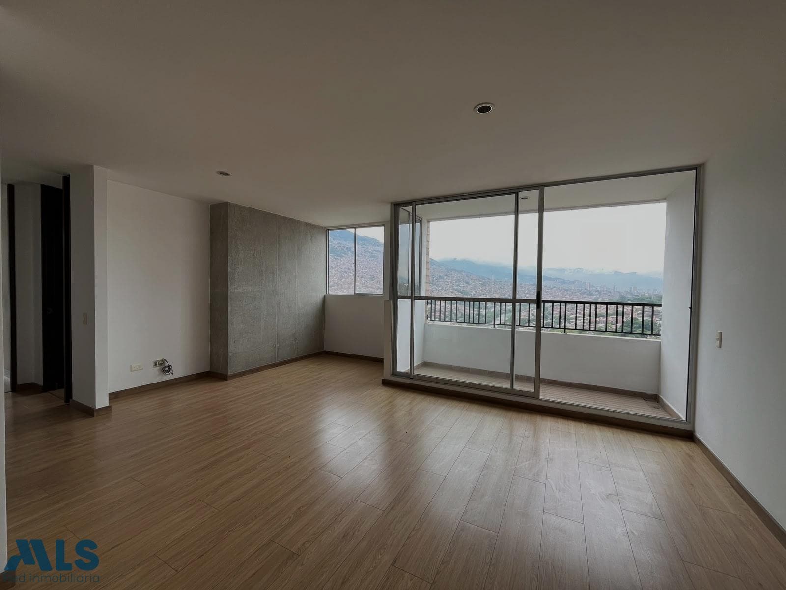 Apartamento en venta en Cabañas, Norte, Bello — foto 1 de 16