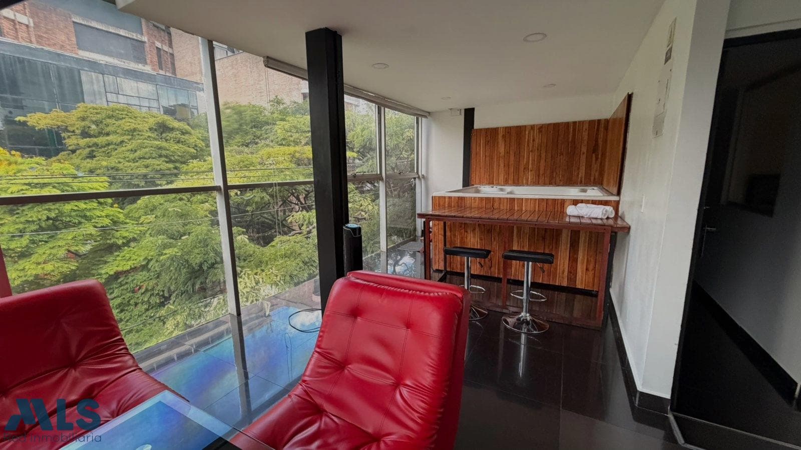 Edificio en venta en Provenza, Poblado, Medellín — foto 1 de 9