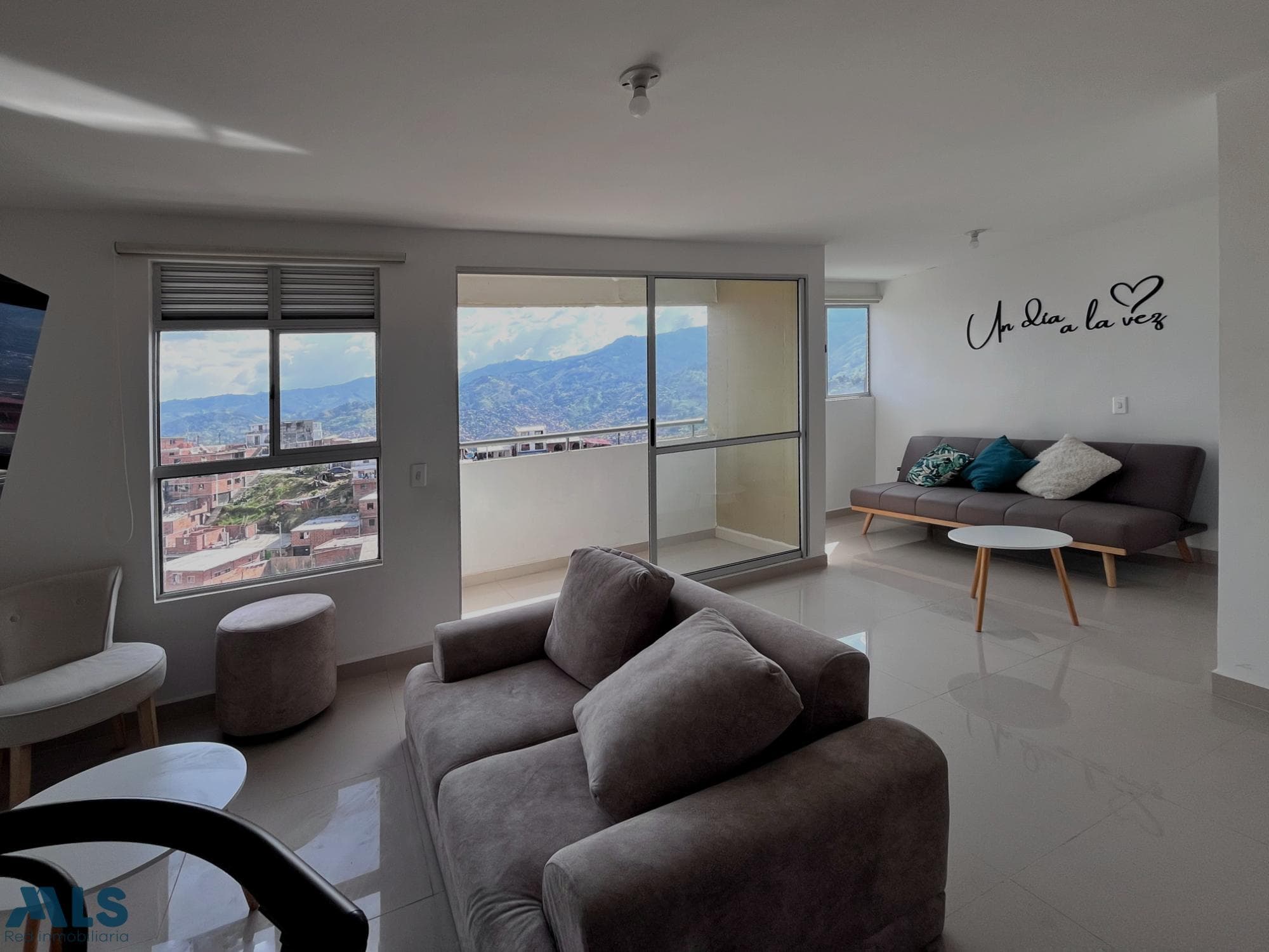 Apartamento en venta en Calasanz, Occidente, Medellín — foto 1 de 19
