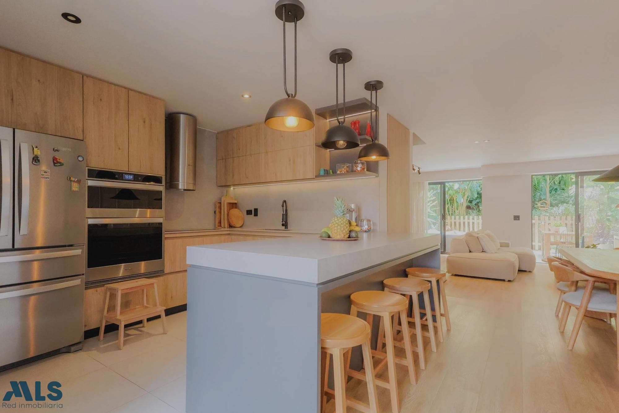 Casa en venta en Altos del Poblado, Medellín — foto 1 de 57