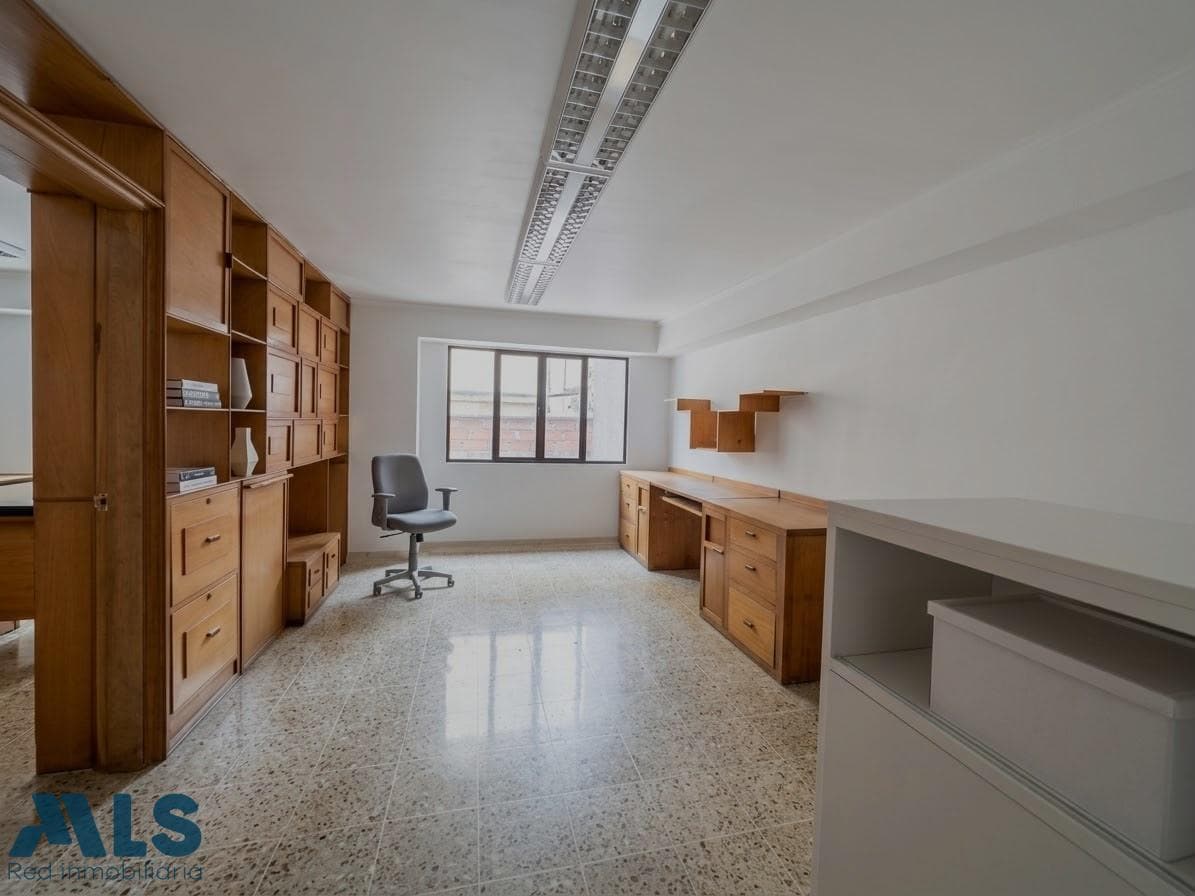 Oficina en venta en La Candelaria, Centro, Medellín — foto 1 de 8