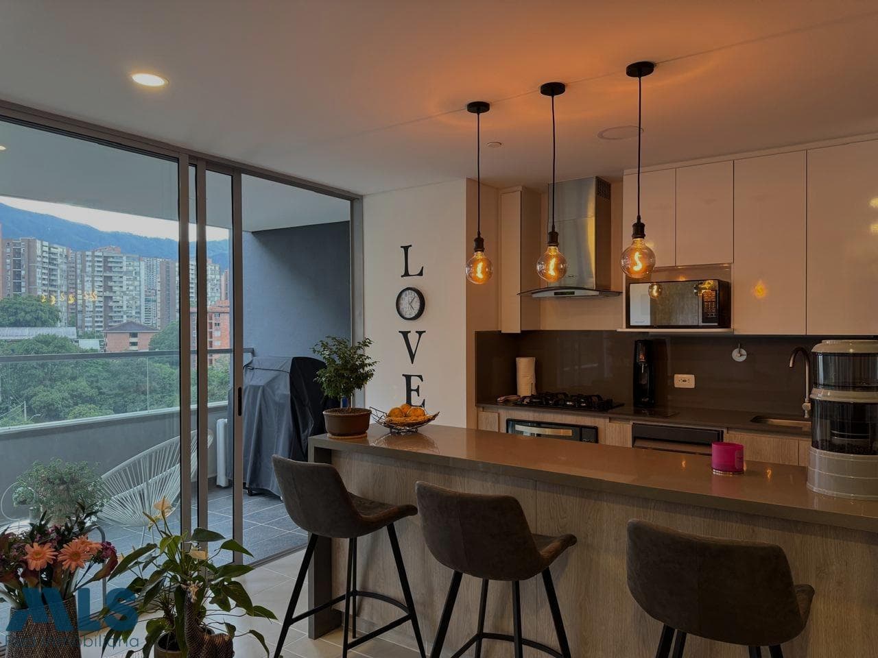Apartamento en venta en Loma de los Mesa, Aburra Sur, Envigado — foto 1 de 14