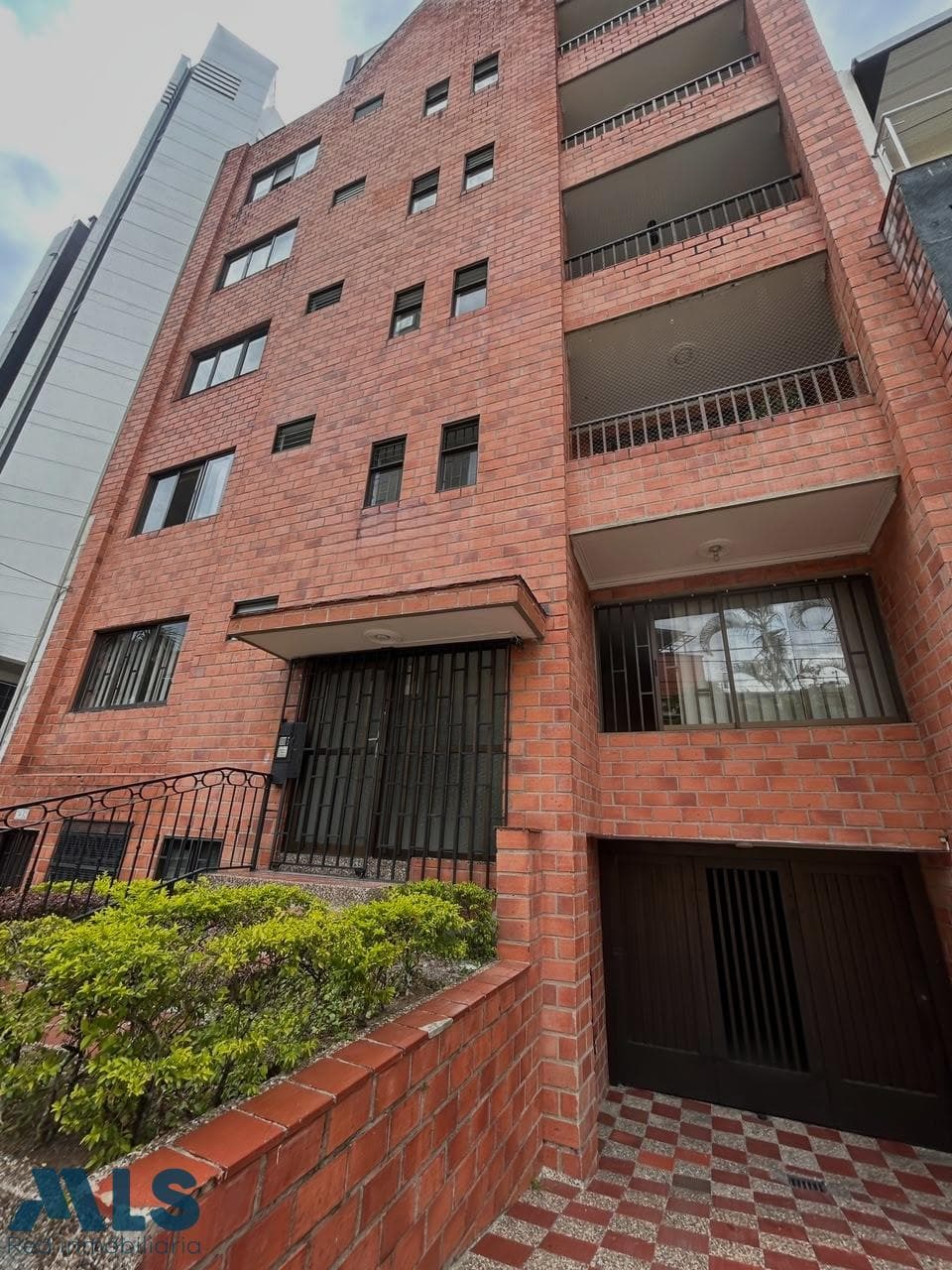 Apartamento en venta en Laureles, Medellín — foto 1 de 24