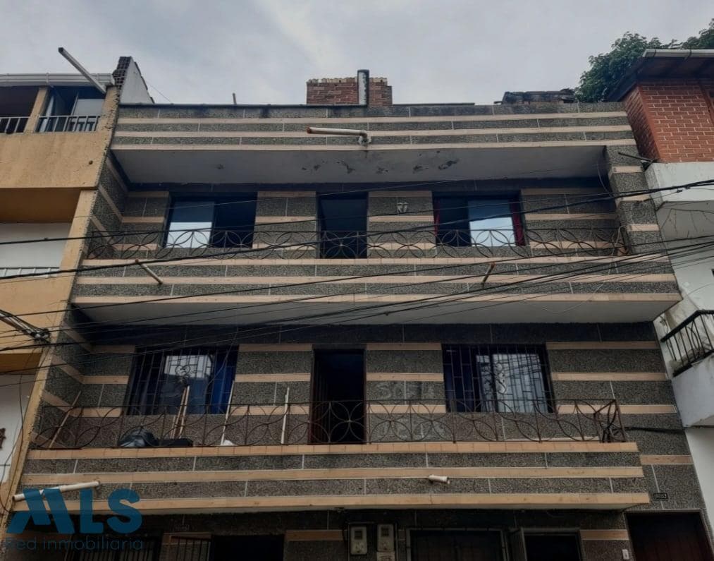 Casa en venta en Las Palmas, Centro, Medellín — foto 1 de 18
