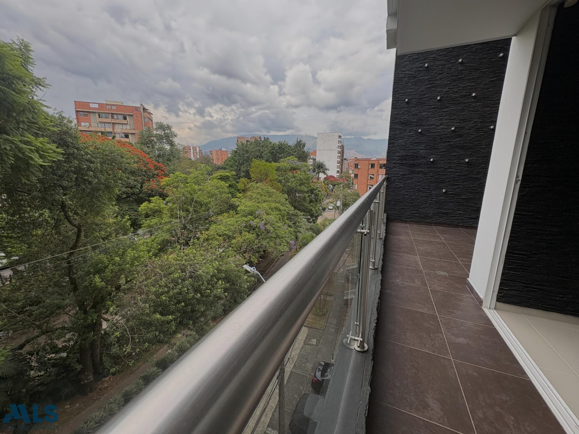 Apartamento en venta en Conquistadores, Laureles, Medellín — foto 1 de 18