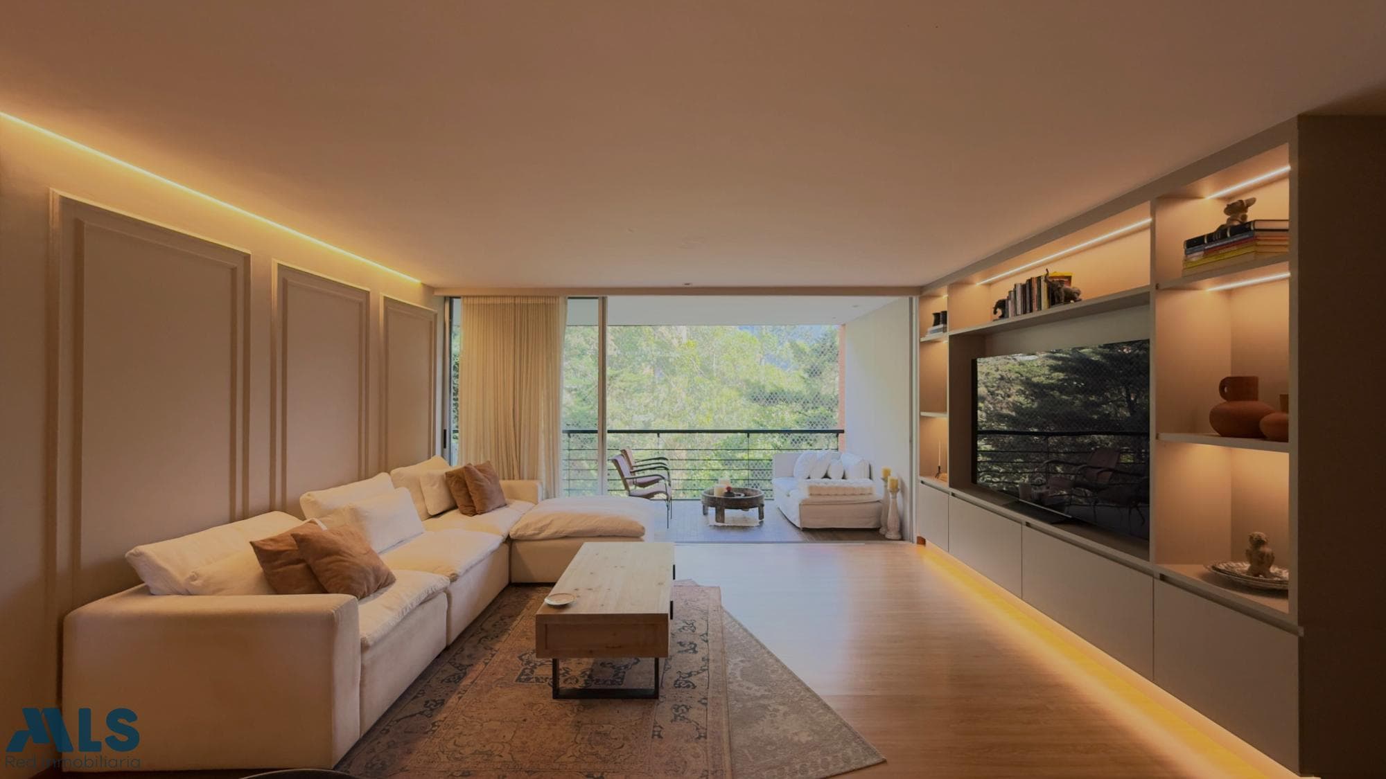Apartamento en venta en San Lucas, Poblado, Medellín — foto 1 de 20