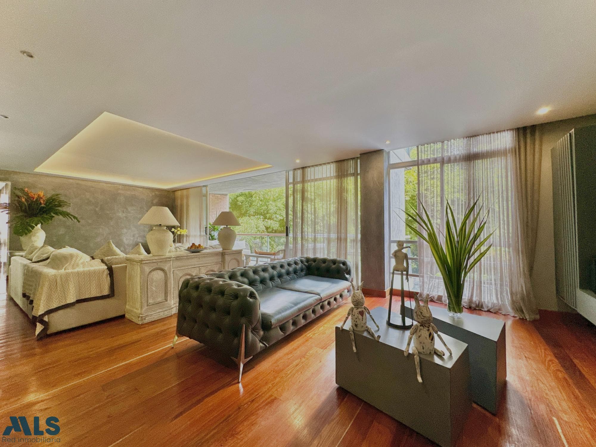 Apartamento en venta en Las Santas, Poblado, Medellín — foto 1 de 13