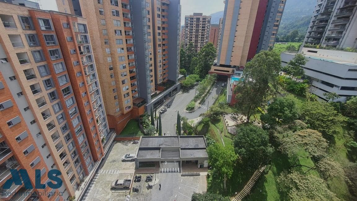 Apartamento en venta en Loma de las Brujas, Aburra Sur, Envigado — foto 1 de 32