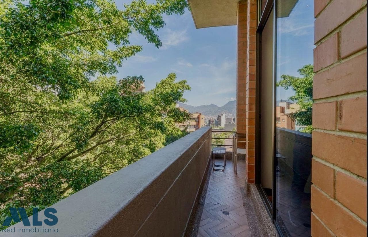 Apartamento en venta en Provenza, Poblado, Medellín — foto 1 de 15