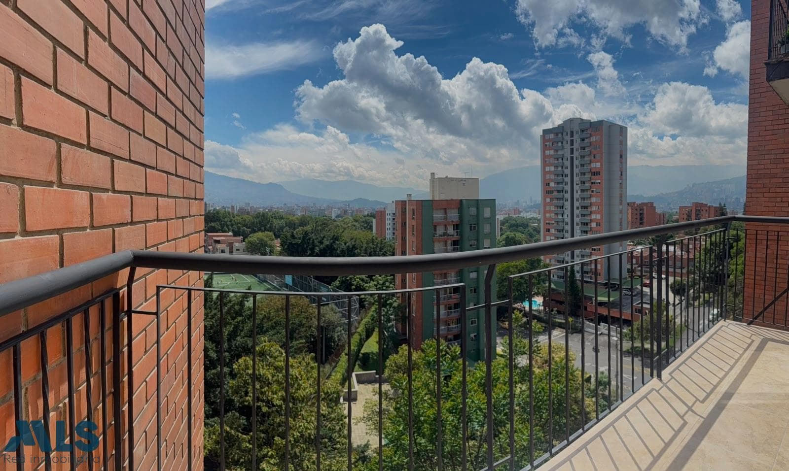Apartamento en venta en Loma de los Bernal, Belén Guayabal, Medellín — foto 1 de 22