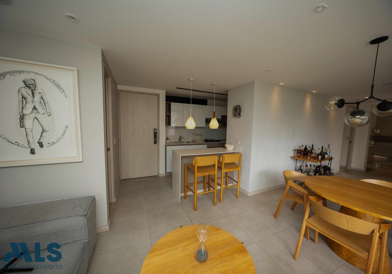 Apartamento en venta en Castropol, Poblado, Medellín — foto 1 de 8