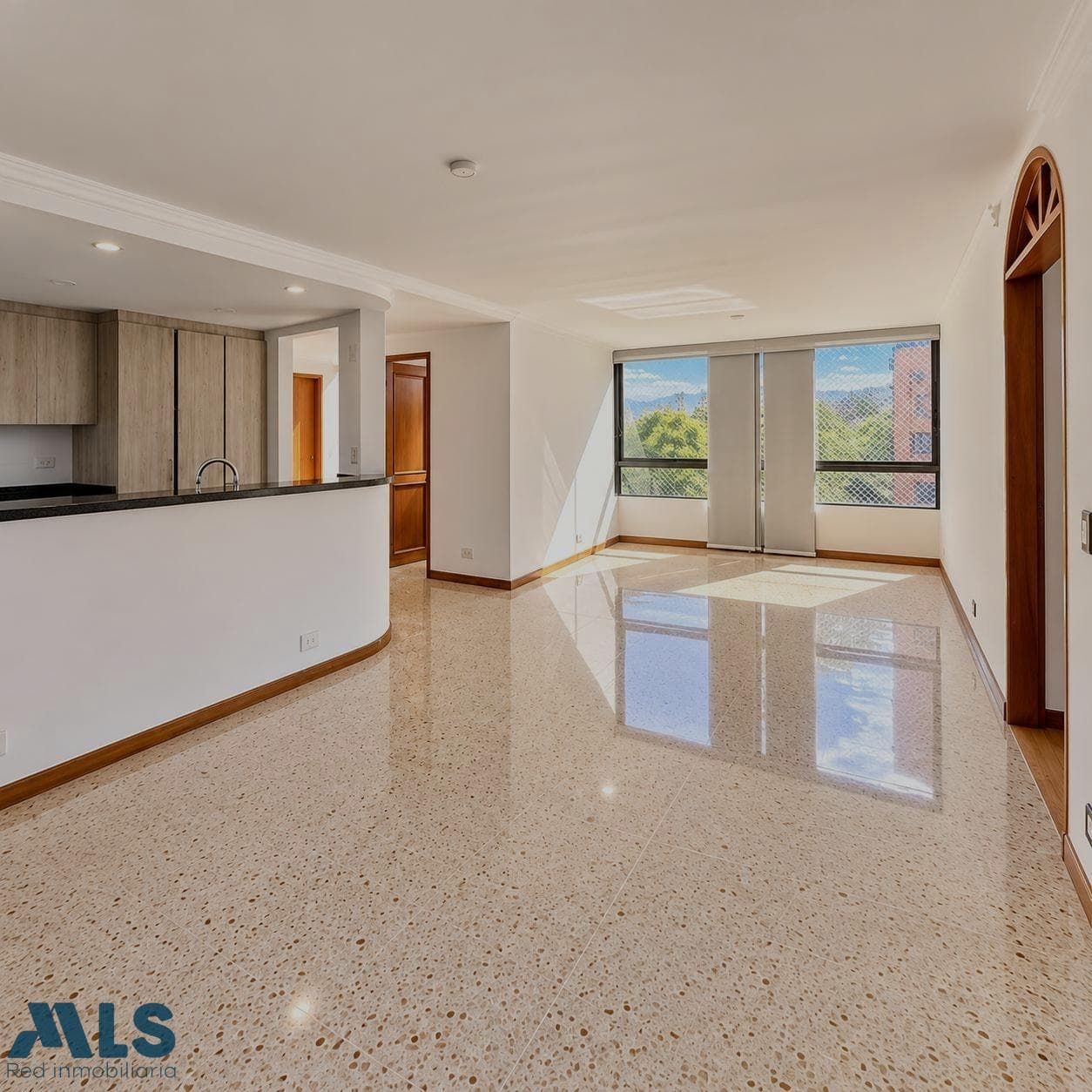 Apartamento en venta en Patio Bonito, Poblado, Medellín — foto 1 de 18