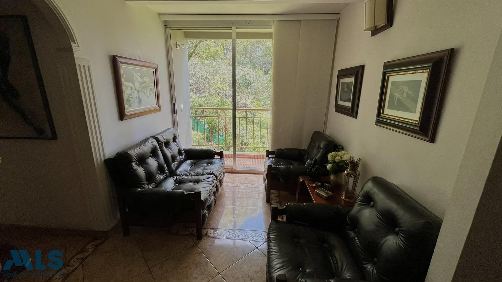 Apartamento en venta en Loma del Indio, Poblado, Medellín — foto 1 de 8
