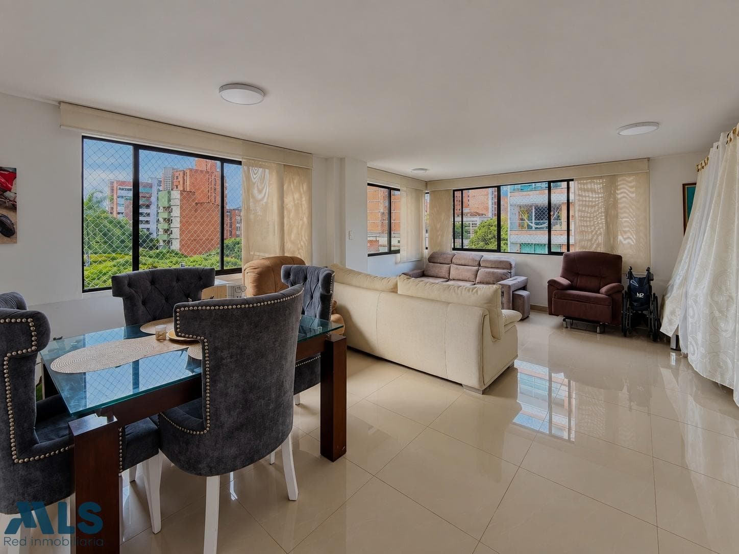 Apartamento en venta en Laureles, Medellín — foto 1 de 10