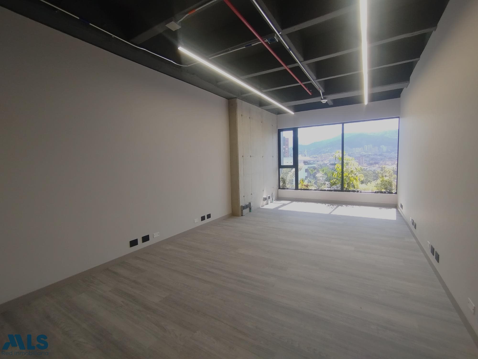 Oficina en venta en Patio Bonito, Poblado, Medellín — foto 1 de 19