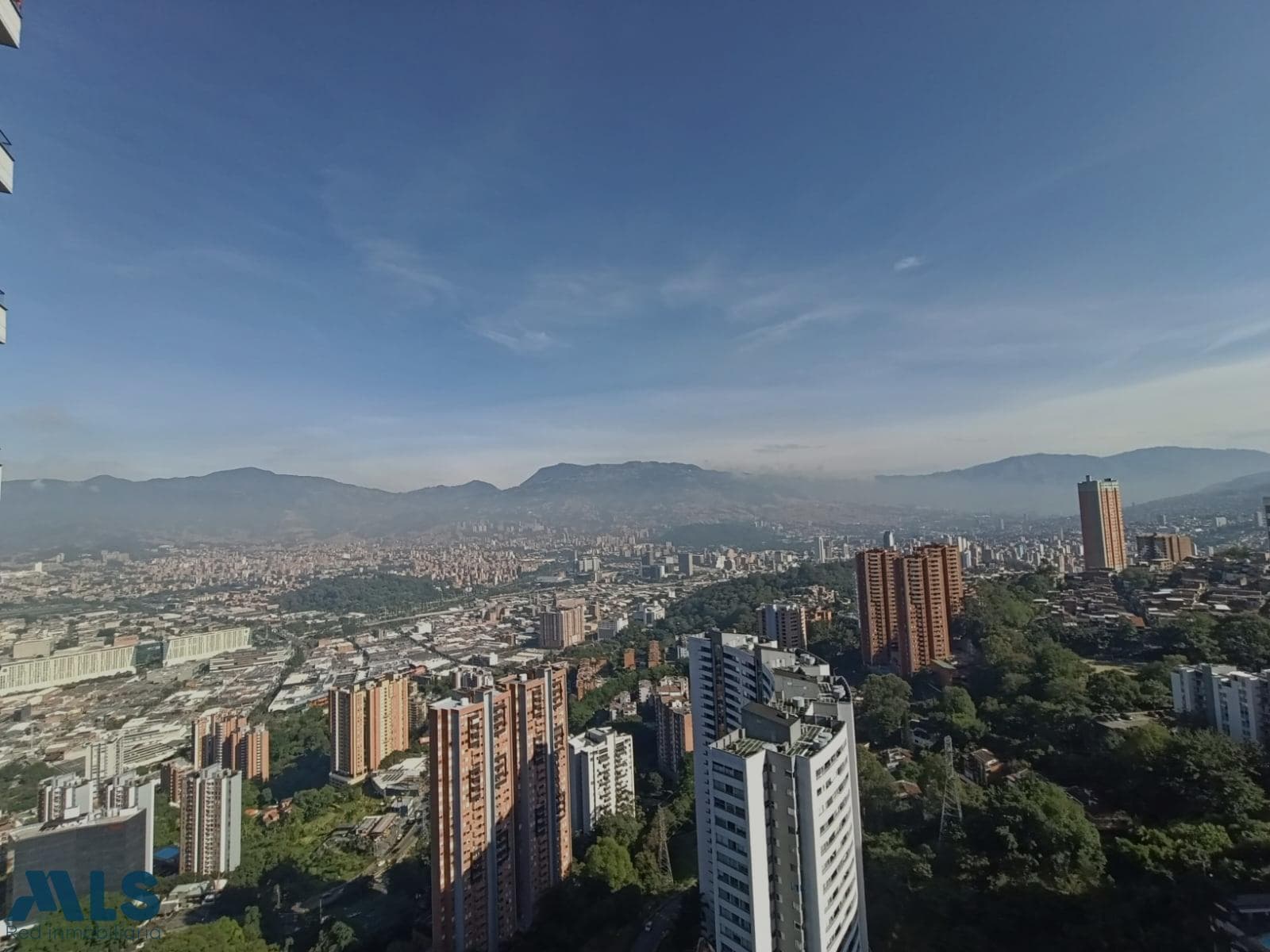 Apartamento en venta en Las Palmas, Poblado, Medellín — foto 1 de 13