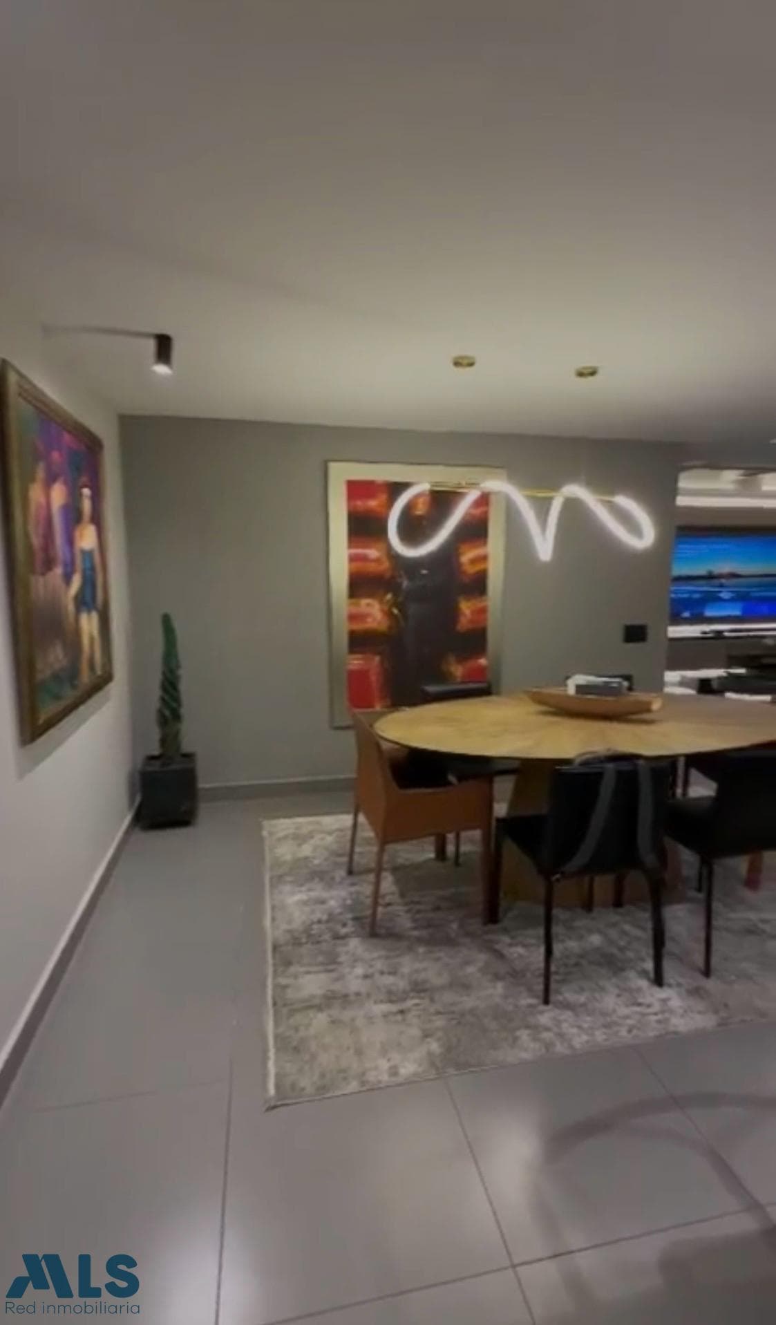 Apartamento en venta en Los Naranjos, Poblado, Medellín — foto 1 de 17