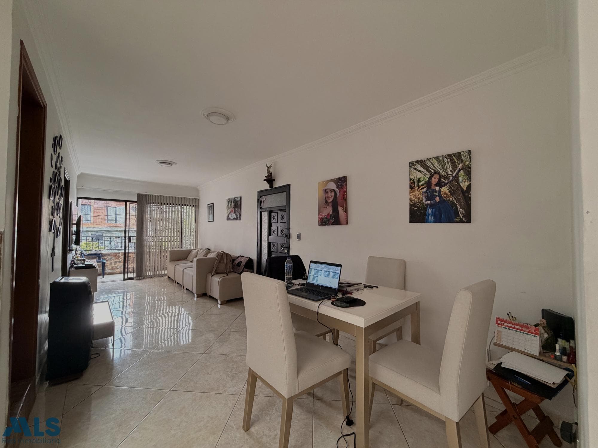 Apartamento en venta en Florencia, Occidente, Medellín — foto 1 de 25
