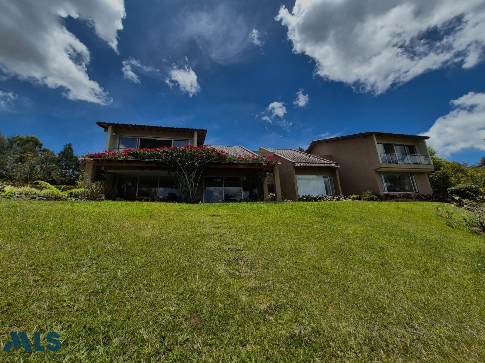 Casa en venta en V. El Capiro, Oriente Antioqueño, La Ceja — foto 1 de 25