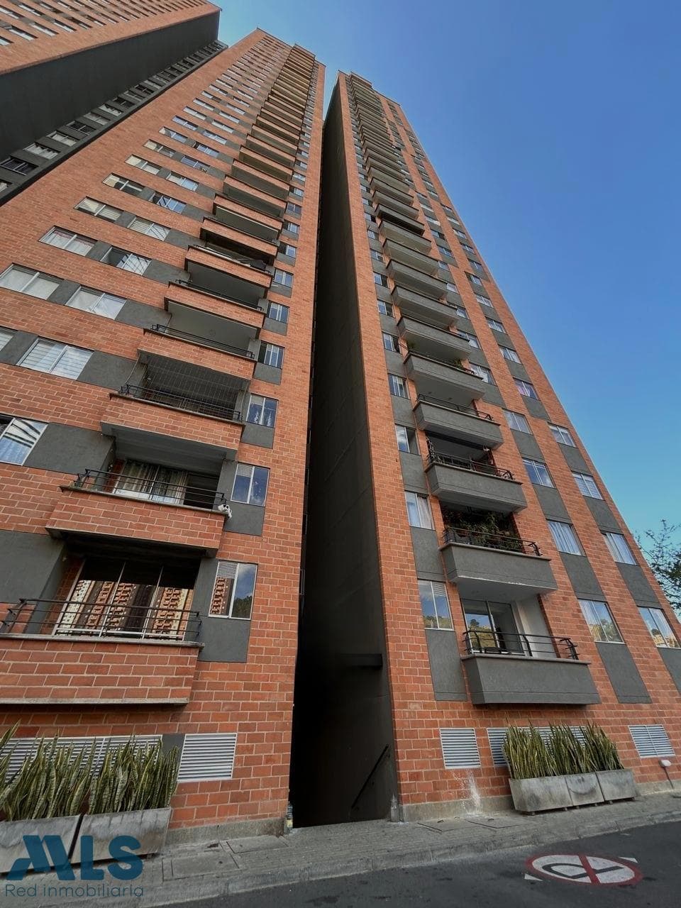 Apartamento en venta en Calle Vieja, Norte, Bello — foto 1 de 31