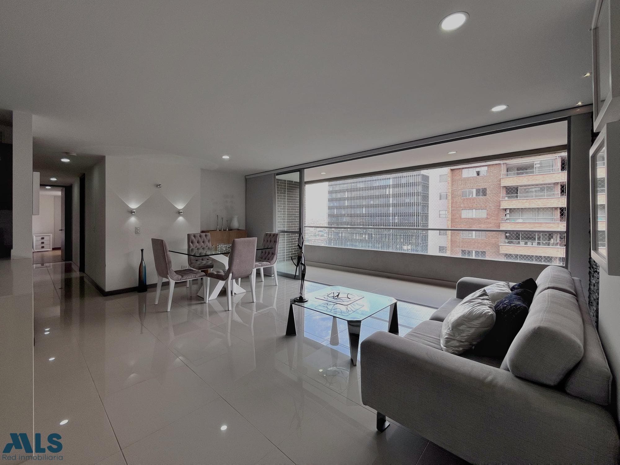 Apartamento en venta en Ciudad del Rio, Poblado, Medellín — foto 1 de 22