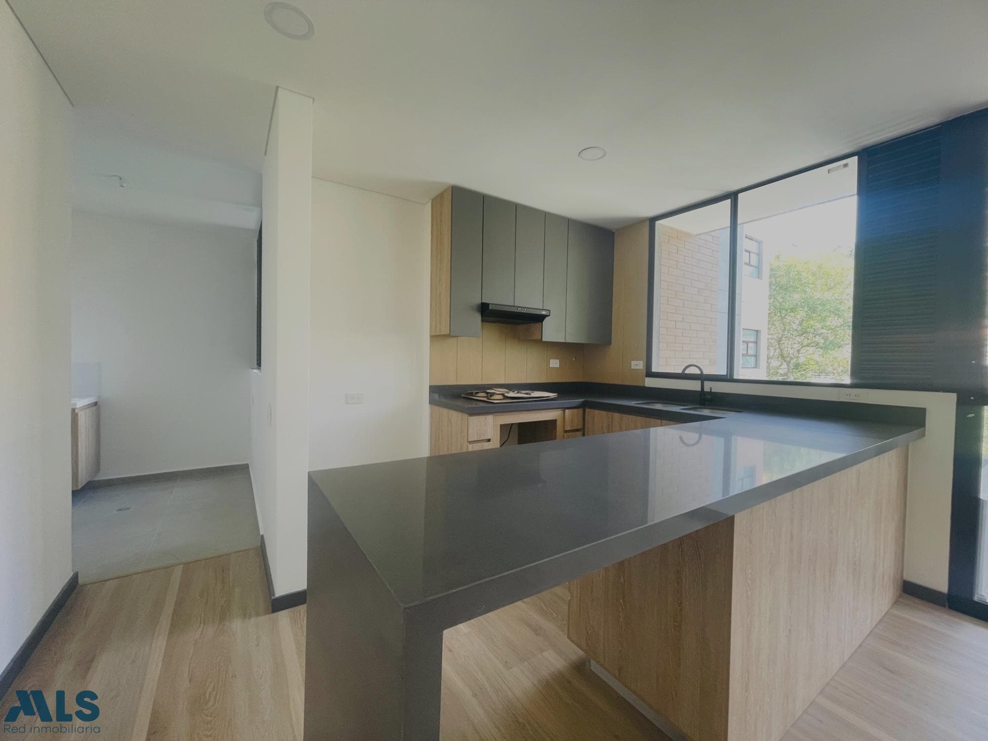 Apartamento en venta en Loma de las Brujas, Aburra Sur, Envigado — foto 1 de 18