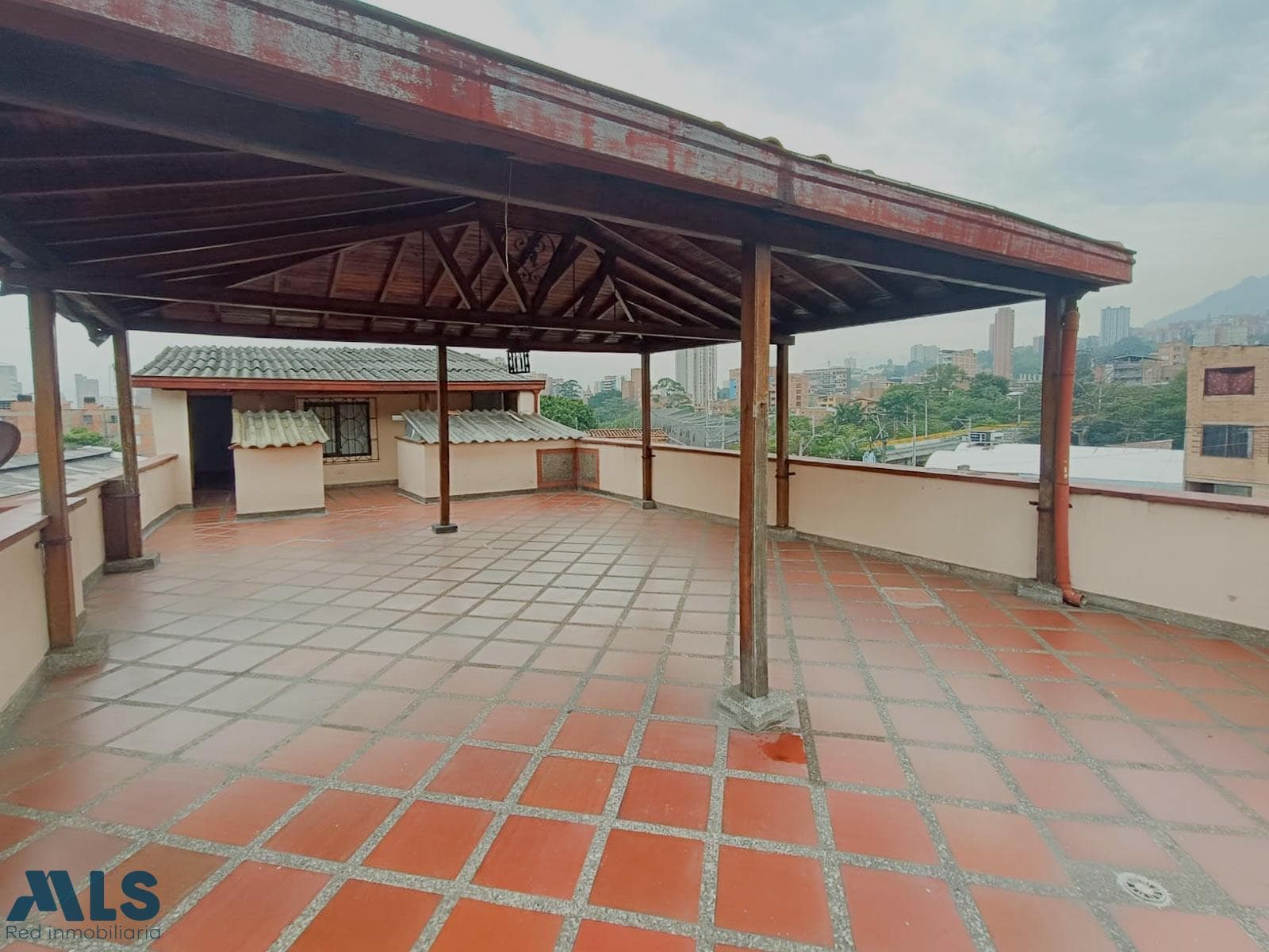Casa en venta en Buenos Aires, Centro, Medellín — foto 1 de 14