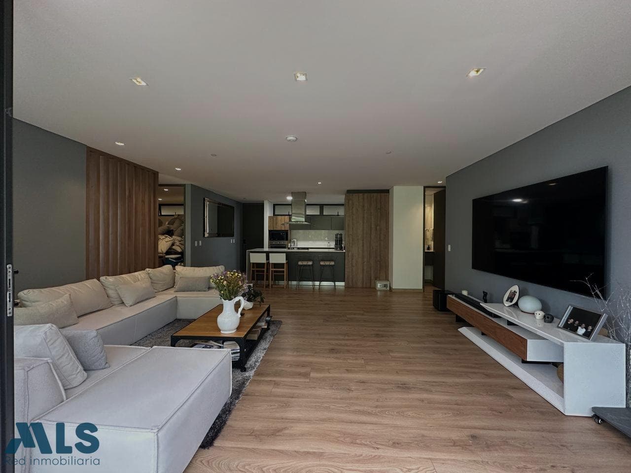 Apartamento en venta en Las Palmas, Poblado, Medellín — foto 1 de 20