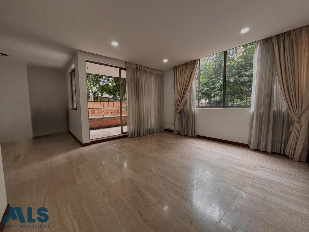 Apartamento en venta en Santa Maria de los Angeles, Poblado, Medellín — foto 1 de 15