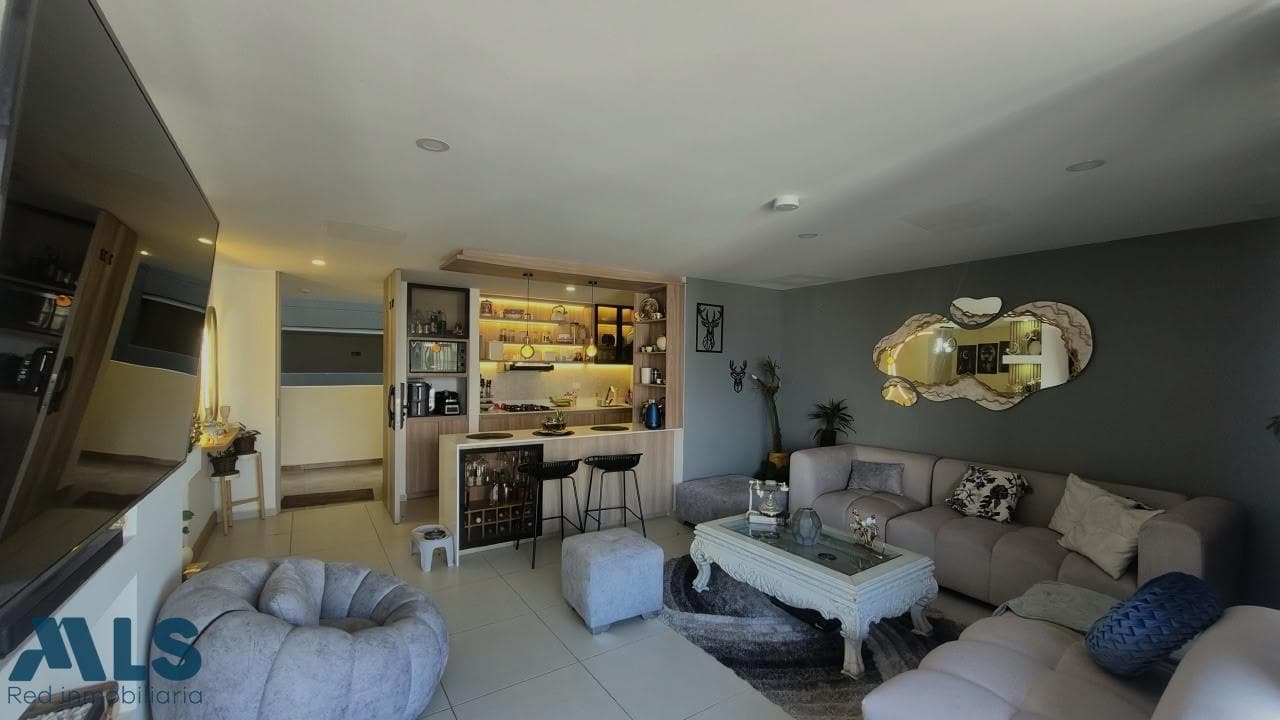Apartamento en venta en Ciudad del Rio, Poblado, Medellín — foto 1 de 19