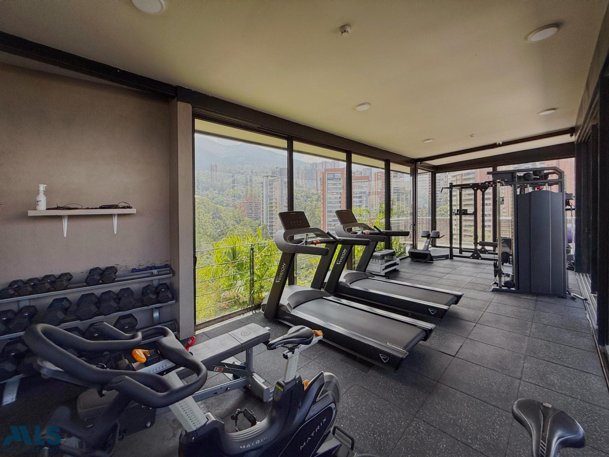 Apartamento en venta en La Concha, Poblado, Medellín — foto 1 de 18
