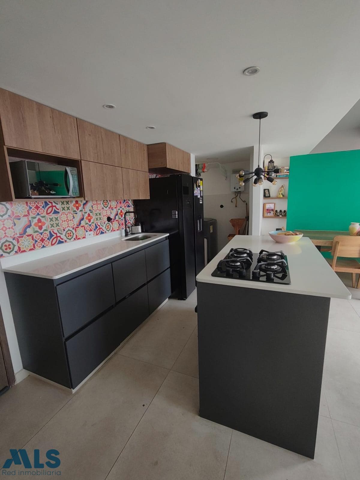 Apartamento en venta en Loma del Indio, Poblado, Medellín — foto 1 de 14
