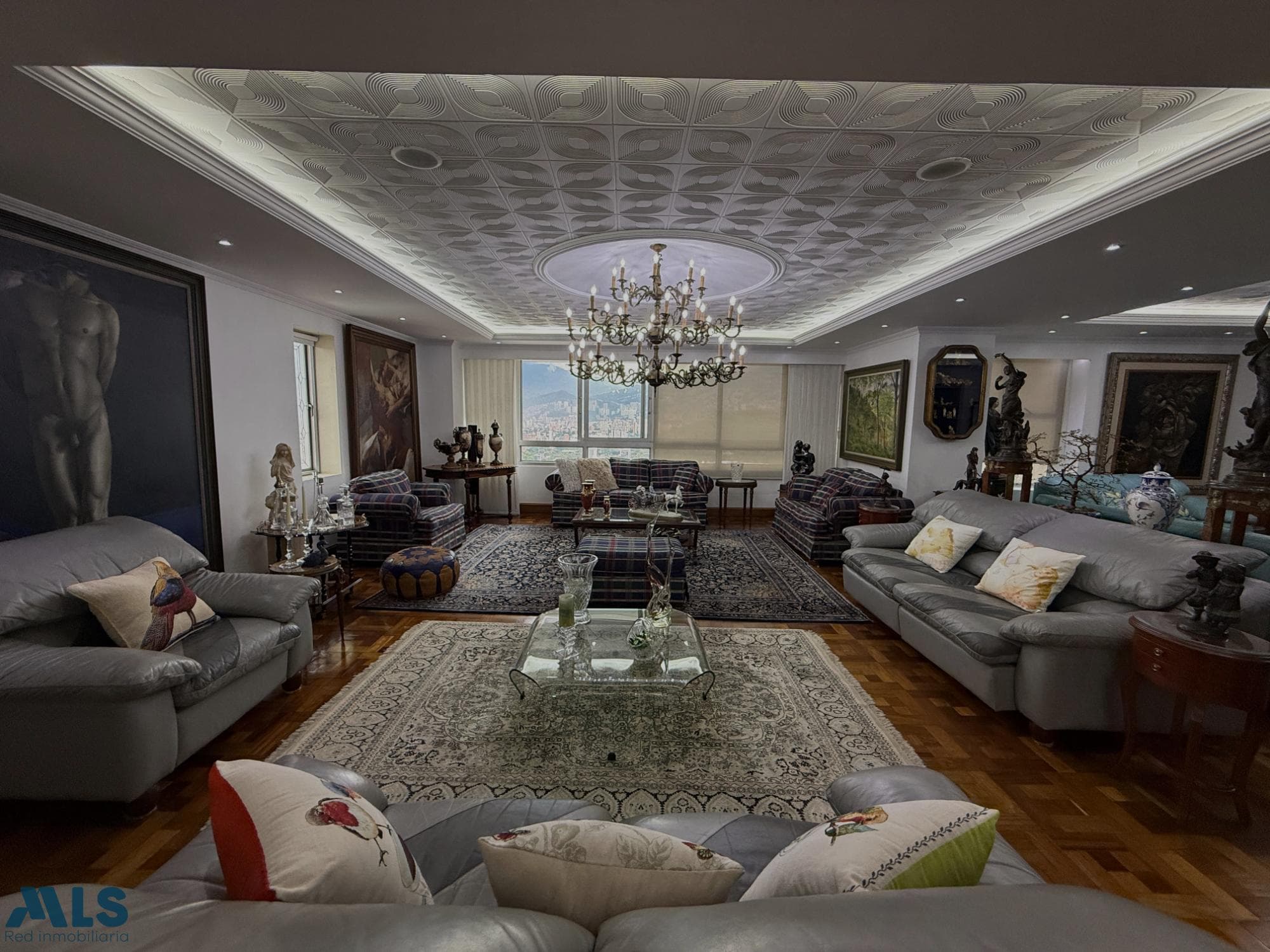 Apartamento en venta en La Candelaria, Centro, Medellín — foto 1 de 29