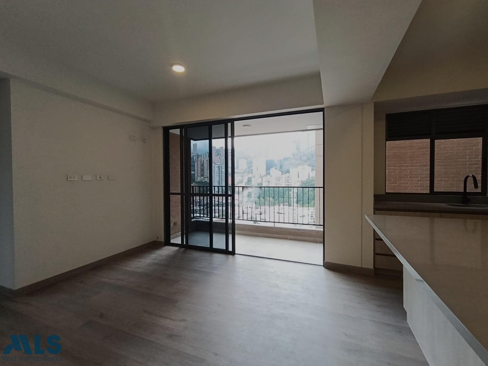 Apartamento en venta en Ciudad del Rio, Poblado, Medellín — foto 1 de 19