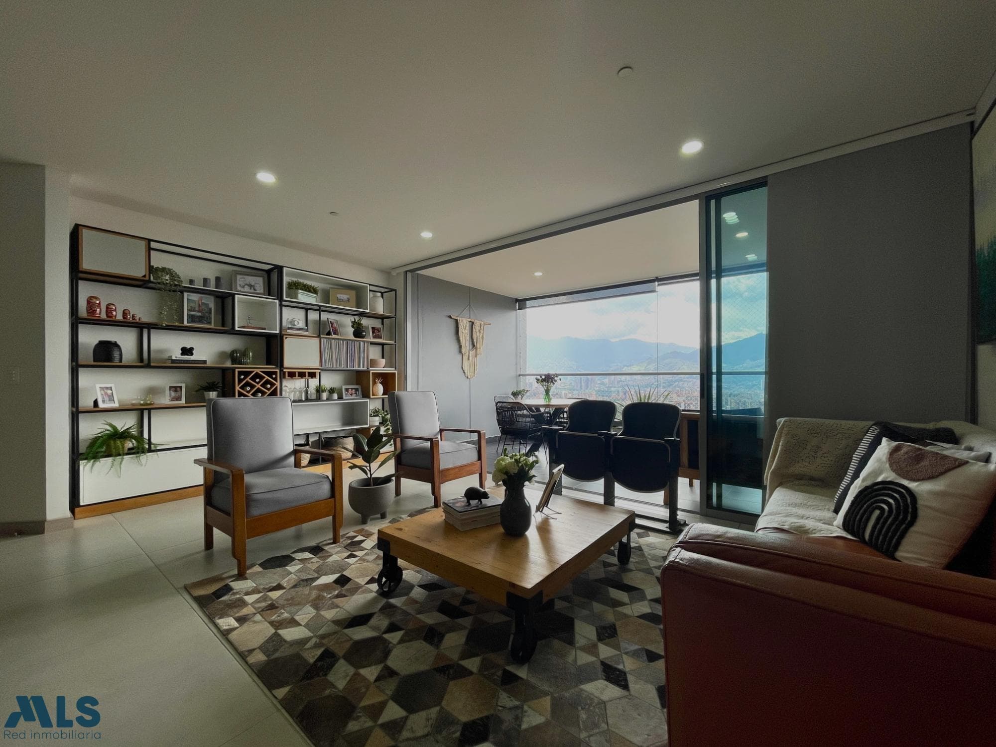 Apartamento en venta en Loma de Benedictinos, Aburra Sur, Envigado — foto 1 de 21